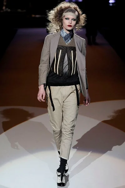 Look 30